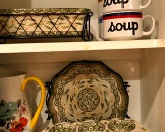 Tons of Temptations bakeware & dishes! 
