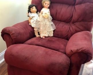 Recliner, antique dolls, 