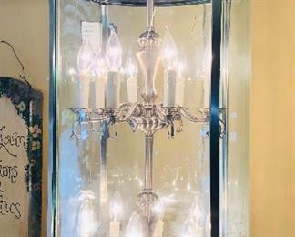 Hinkley large chandelier...never installed. Took out of box to display
