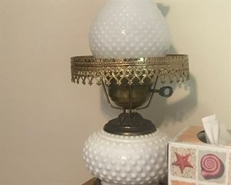 Hobnail lamp