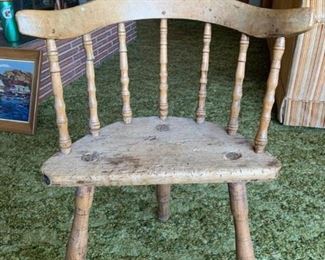 048 Antique Corner Chair