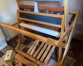 124 Allen Folding Loom