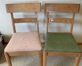 082 Pair of Chairs