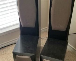 Infinity surround system , needs cabels