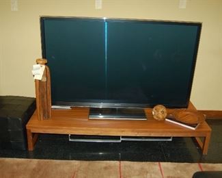 Flat-screen TV 