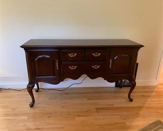 Thomasville Old Colony Huntboard (sideboard)