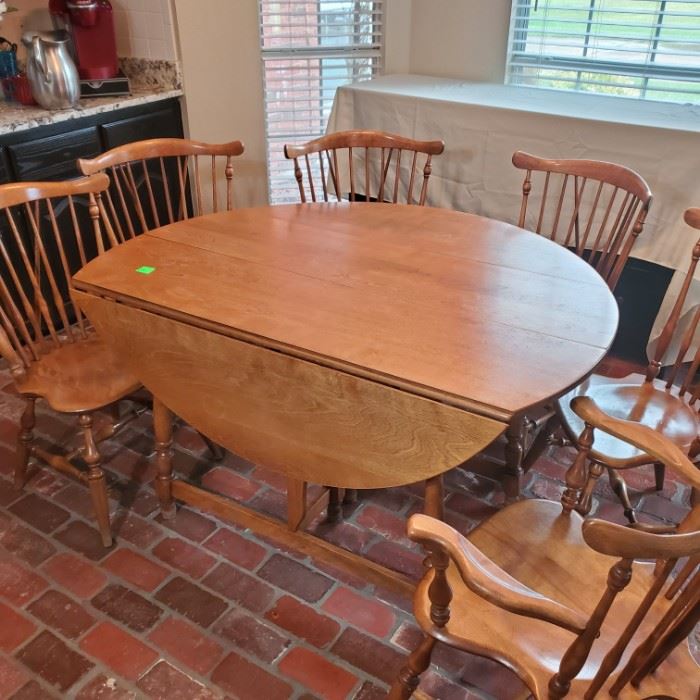 Early American Dining Set