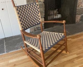 Quaker-style shaker rocking chair in excellent condition  