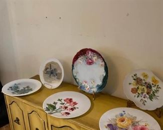 1 Porcelain and 5 Satin Glass Painted Plates