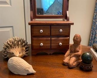 Mini Dresser, Hedgehog, Sculpture, Marble