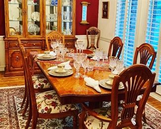 Thomasville Furniture Suite;
Table, 2 Leaves, 8 Chairs, Table Pads
Lighted 2 piece China Cabinet, w/Thick Glass Shelves & Beveled glass Doors
Server, w/fold-out top (for extra serving area)
Curio Cabinet/Vitrine, w/beveled glass inset top & beveled glass doors,
Absolutely Beautiful Set!
In excellent condition!