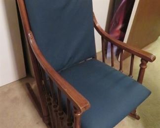 heavy padded rocking chair 