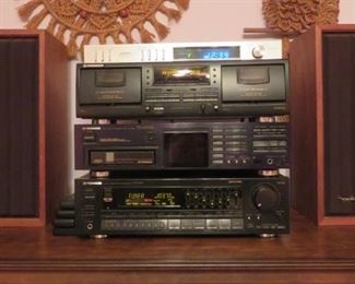 Pioneer stereo system with realistic speakers