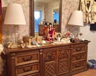 Dresser and sundries