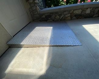 The ramps can be bolted to the ground or not.