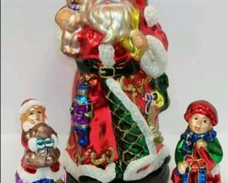 Thomas Pacconi blown glass Santa and Children. Santa is 14" tall.
