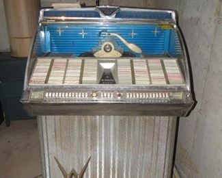 Vintage Wurlitzer jukebox- Unfortunately the juke box is not working properly. We will be accepting offers "as is"