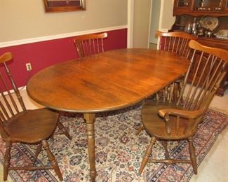 Table with 5 (1 captain and 4 other) chairs from Heywood Wakefield