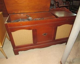 GE Console stereo- radio works but the turntable does not