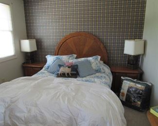 Oak bedroom set- Queen size bed
