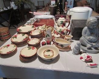 Franciscan apple pattern - over 50 pieces