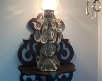 Pair of crystal lamps, pair of wall brackets