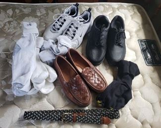 Men's size 9 1/2 -10 Shoes/Socks/Belt. (all in very good condition with no holes or stains - Non-smoking home & pet free)