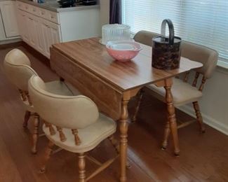Kitchen table, chairs & bench...So cute and in lovely condition!