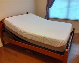 Tempur Pedic Full size adjustable bed in like new condition.