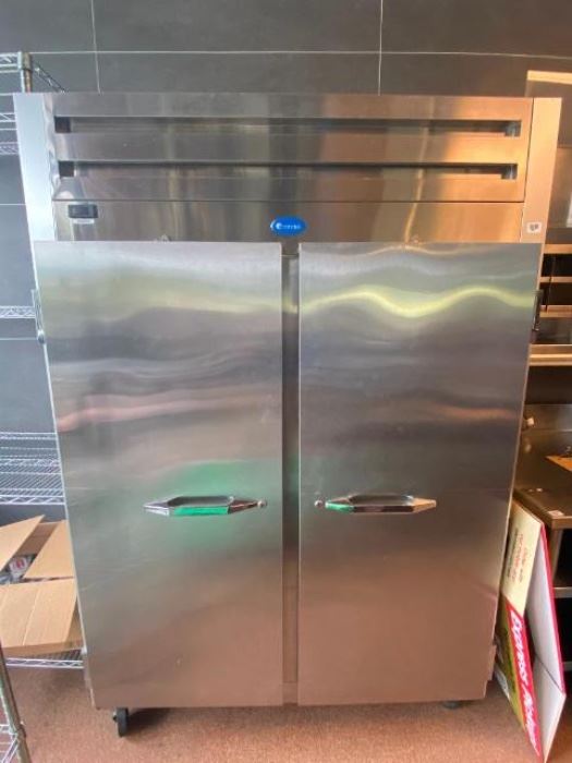2-Door Reach-in Refrigerator
Randell model 2020