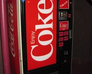 $350.00, Full size working commercial coke machine vg condition