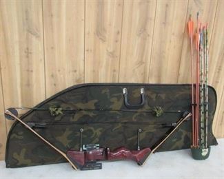 Browning Compound Bow w/Arrows & Bag