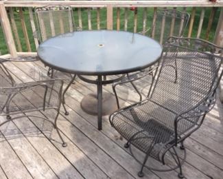 Metal Mesh Patio Set w/2 rockers and 2 stationery chairs.