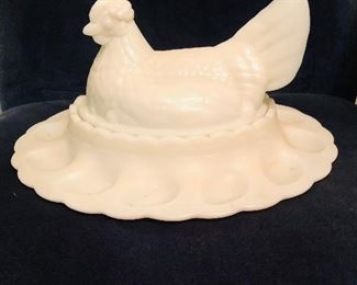 Gorgeous MILK GLASS Hen On Nest Deviled Egg Relish Plate Dish Tray