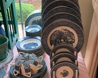 Royal China Currier & Ives Dinnerweare