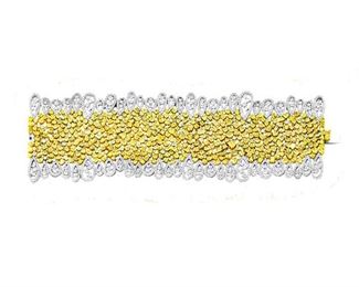 A WIDE DIAMOND MESH BRACELET, 61.20 CARATS
Exquisite wide yellow and white 61.20 carat diamond bracelet, the stones set in matching white and yellow 18K gold mesh. 