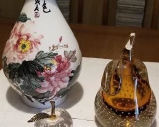 Vase & Art Glass Fruits