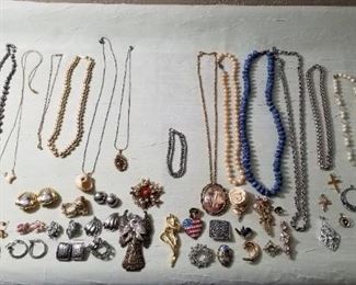 Necklaces, Pins, Pendants, Earrings - 50 Pieces!