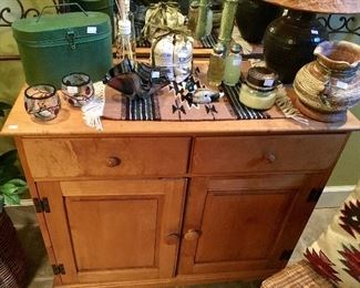 Vintage Birds eye Maple Wash stand in Excellent condition.