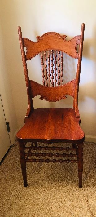 Oak ball and stick dining chairs/4