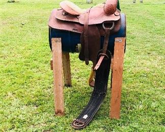 Saddle