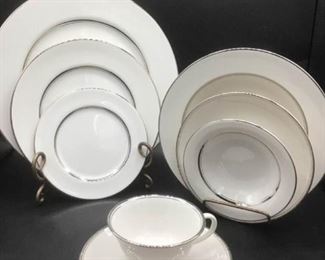 97 Piece Flintridge China Bon Lite