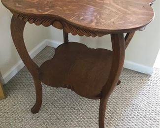 Oak Clover Leaf Table