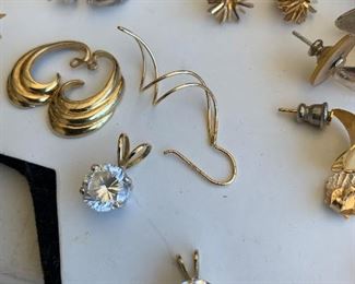 vintage gold and costume jewlery 