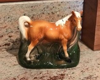 Pony planter