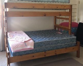 Knotty Pine Bunk Beds w Full on Bottom and Twin on Top