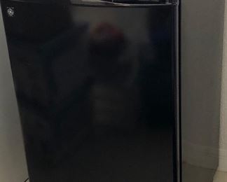 GE Mini Fridge