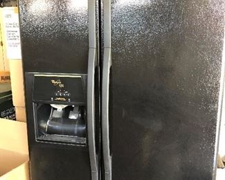 Side-by-Side Refrigerator/Freezer