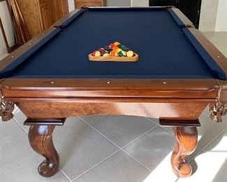 Barely Used Connelly Pool Table w all the Accessories