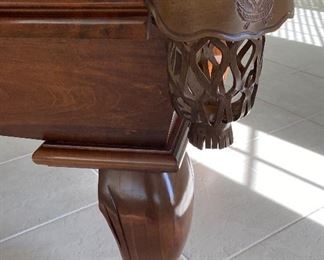 Barely Used Connelly Pool Table w all the Accessories